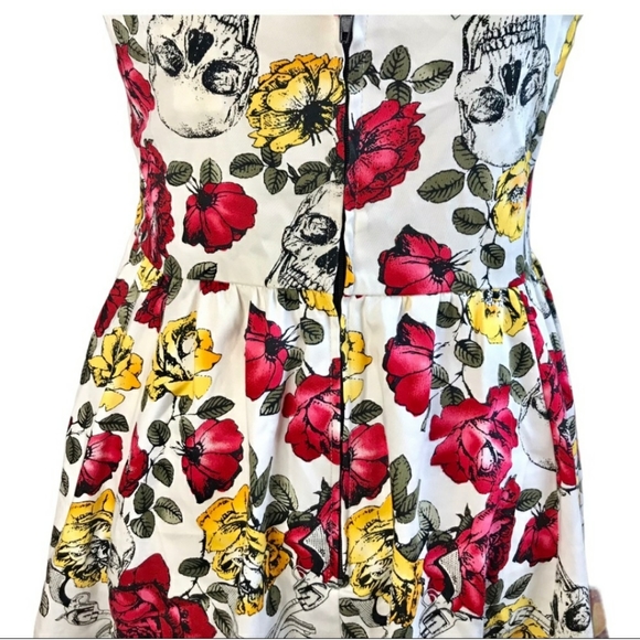 Rockabilly Guns N Roses Sweetheart Dress - Picture 8 of 11
